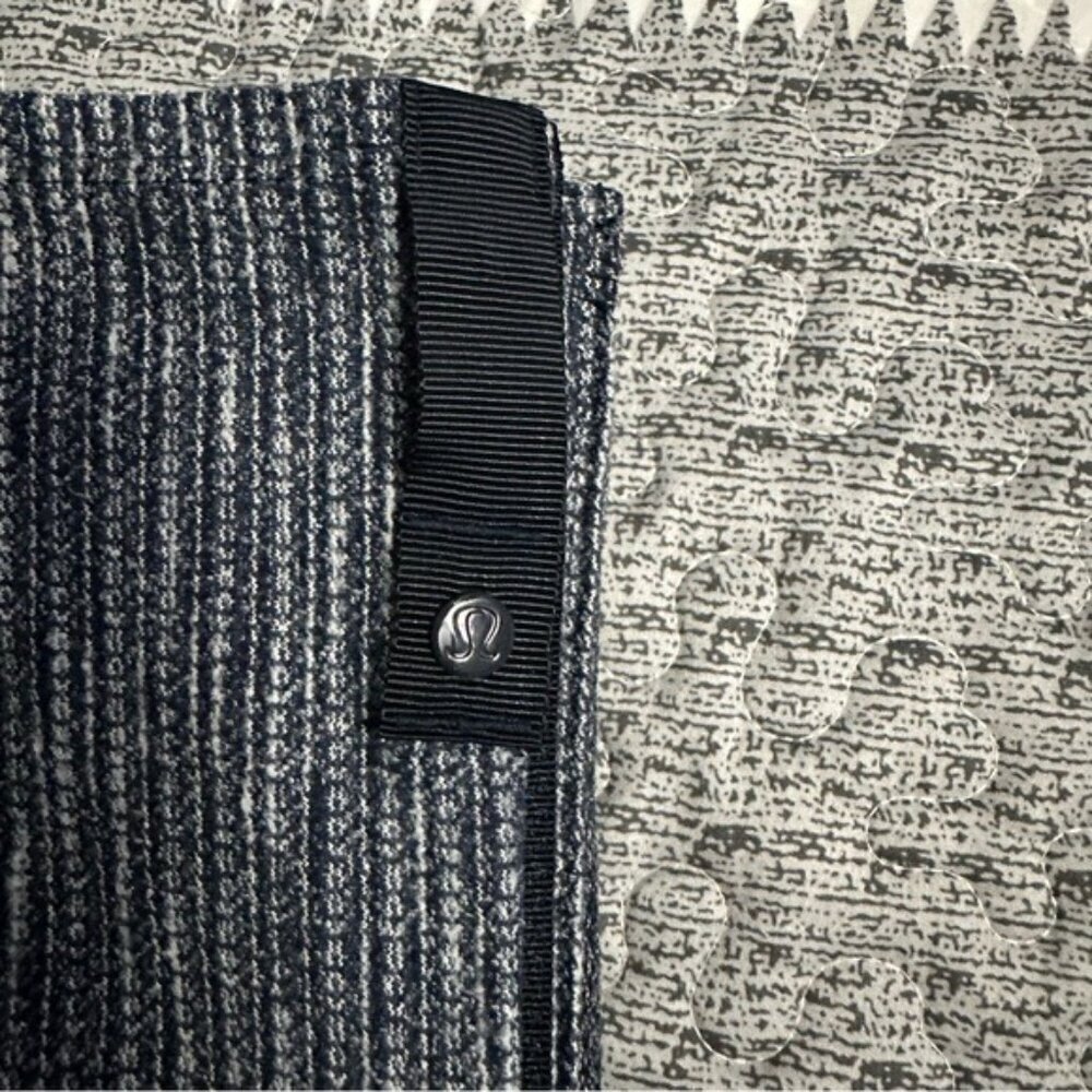 Lululemon Snap Scarf Wrap Navy Marled OS Poncho Athleisure Cozy - Picture 6 of 14